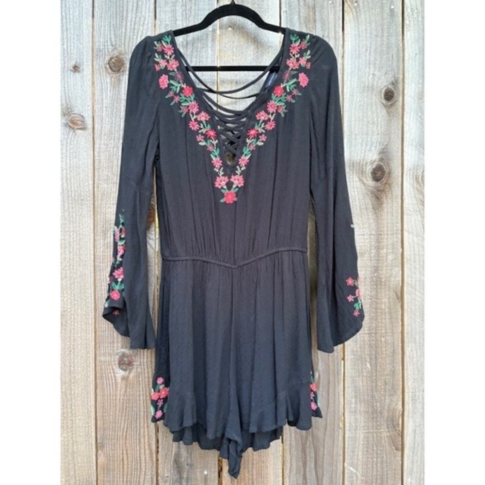 American Eagle Outfitters Embroidered Romper Women's Medium‎ Long Sleeve